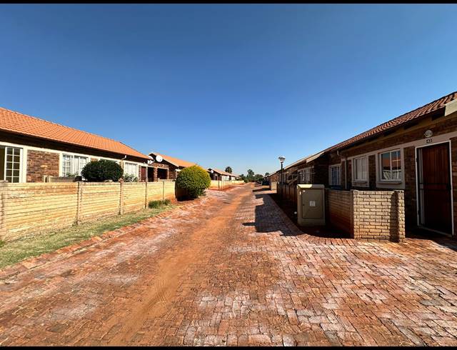 3 BEDROOM DUPLEX FOR SALE IN THE ORCHARDS